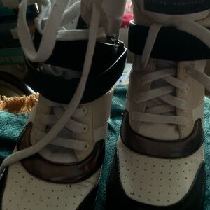Used sneakers in excellent condition! Limited usage